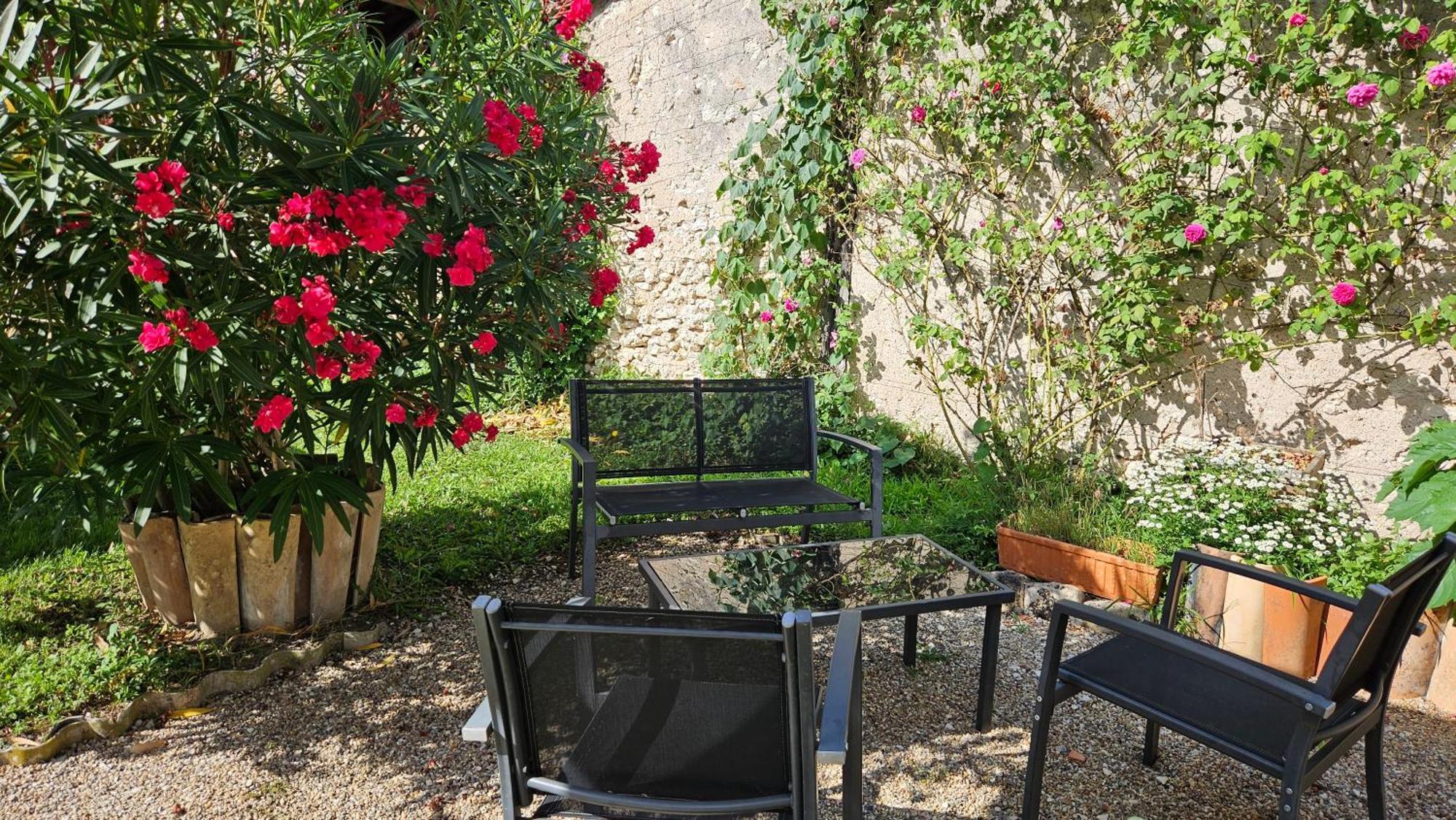 Chambres Et Gites Les Deux Chenes Pres De Bergerac Le Fleix ภายนอก รูปภาพ