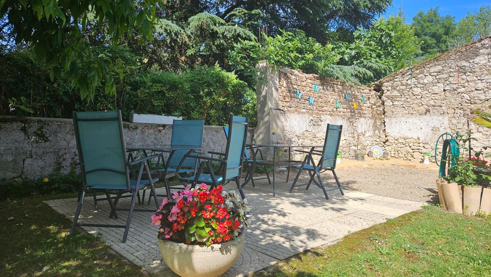 Chambres Et Gites Les Deux Chenes Pres De Bergerac Le Fleix ภายนอก รูปภาพ